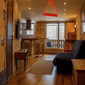 Appartement * Spacieux * Moderne * Wifi * 4/5 P, Isola 2000